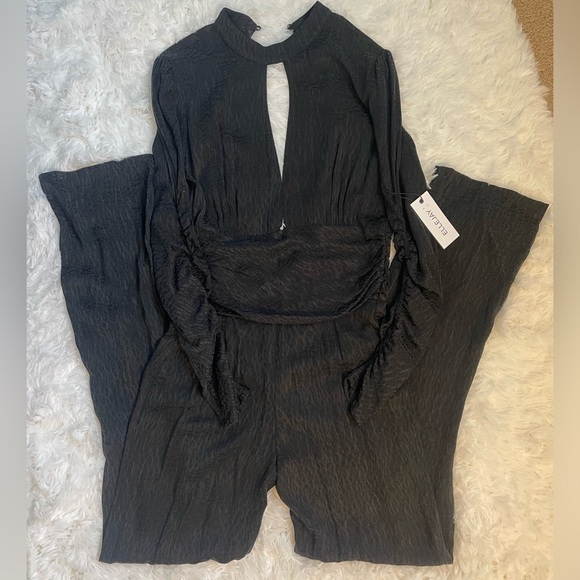 Ellejay Ashley fitted deep neck ruched waist Jumpsuit black animal print size 2 - Picture 7 of 8